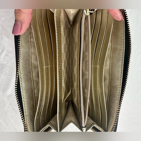 Kate Spade Leather Zippable Wallet Black W/Gold Classic & Clean - Picture 6 of 11